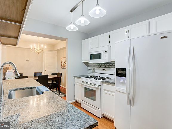 2nd image of 46590 Drysdale Ter Unit 300
