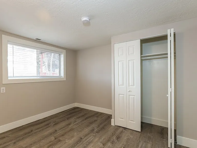 6873 S 3235 W — Photo 19