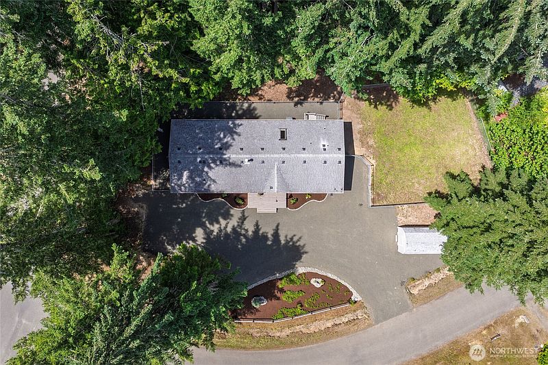 5th image of 21 E Willopa Road