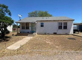 1209 S Elizabeth St, Crane, TX 79731