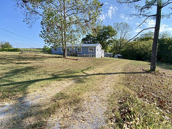 5th image of 611 Burns Rd