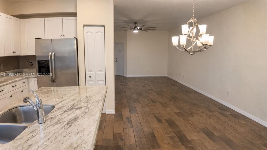 1042 NW 33rd Mnr #1042, photo 9