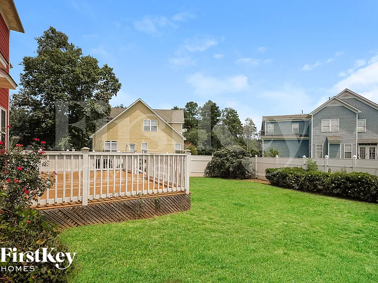 228 Silverwood Ln — Photo 15