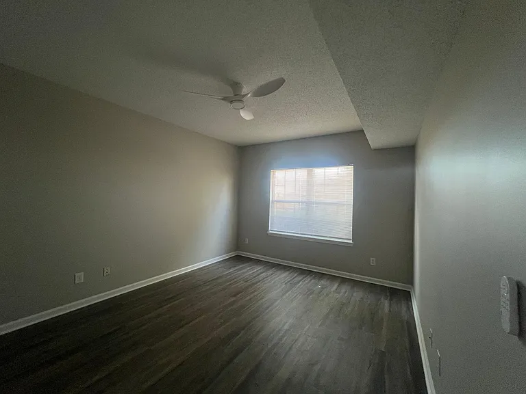 4590B Girvan Dr #B — Photo 11