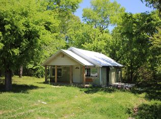 112 S Virginia St, Summit, AR 72677