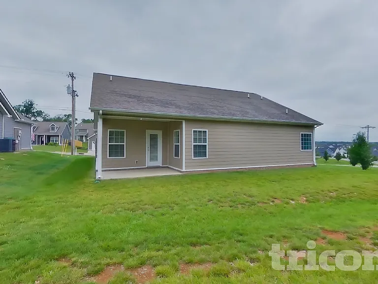 713 W Coker Way — Photo 15