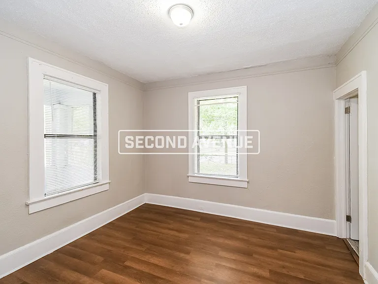 204 W 23rd St — Photo 14