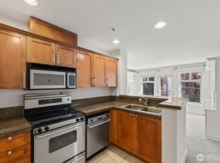 Carrara, Seattle, WA 98109