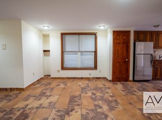 556 17th St APT LL, Brooklyn, NY 11215