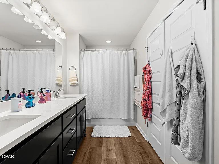 326 Raven Ln — Photo 22