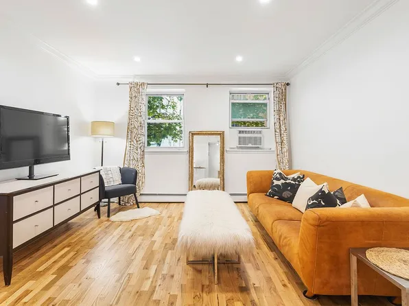 319 E 105th St APT 2D, New York, NY 10029