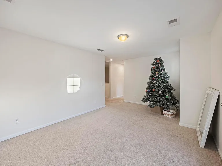 622 Pendleton Dr — Photo 31