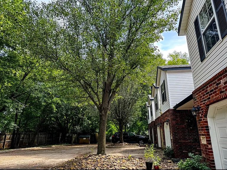912 S Wood Ave — Photo 27