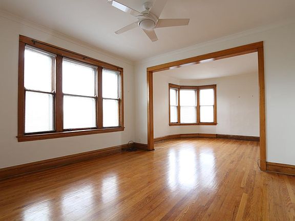 3rd image of 1459 W Blackhawk St APT 3F