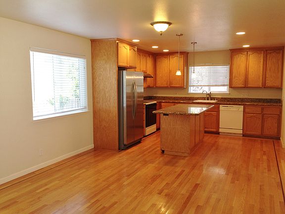 5th image of 219 Santa Lucia Ave