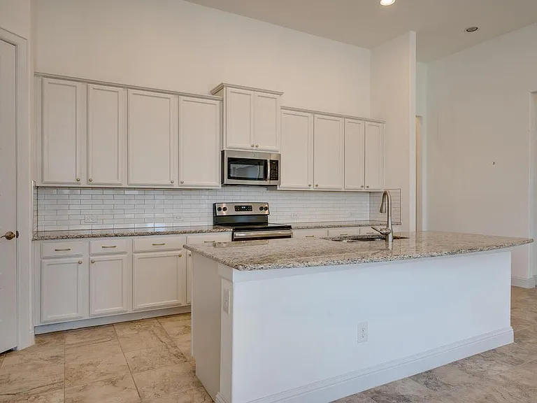220 Oxbow Cv — Photo 10