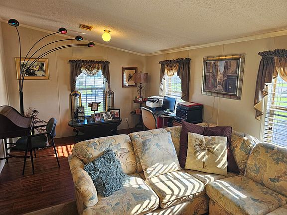 5th image of 904 SW 44th Boulevard