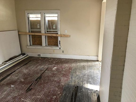 3rd image of 843 Parkwood Ave
