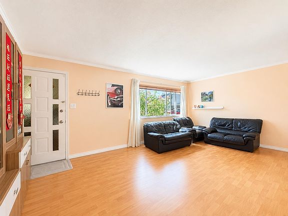 4th image of 7031 Lindsay Rd