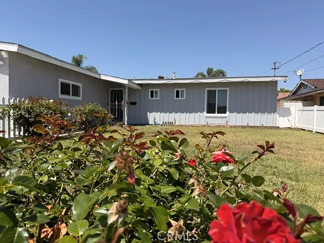 2415 Los Padres Dr — Photo 4