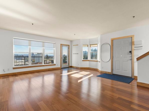 335 NW Uptown Ter APT 3A