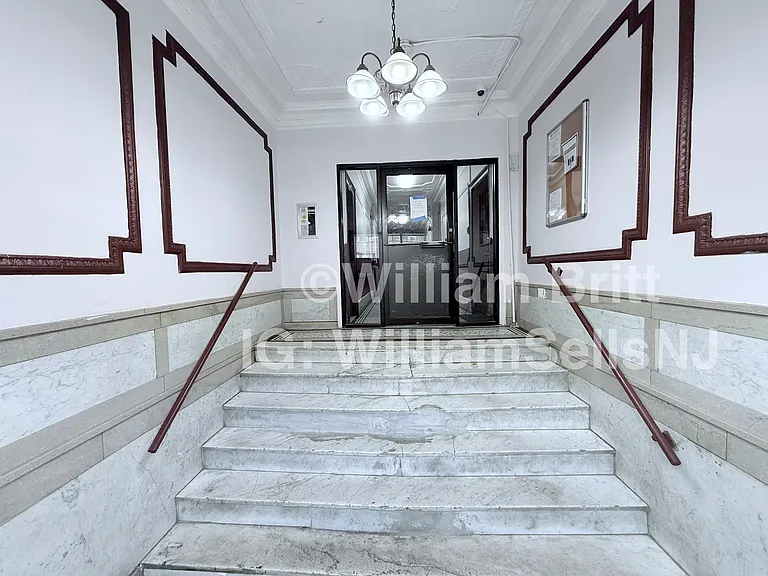 125-127 Corbin Ave #303 — Photo 12