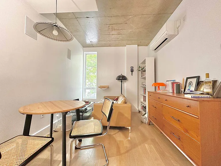 152 Manhattan Ave #2B — Photo 1