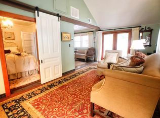 145 D St, Jacksonville, OR 97530