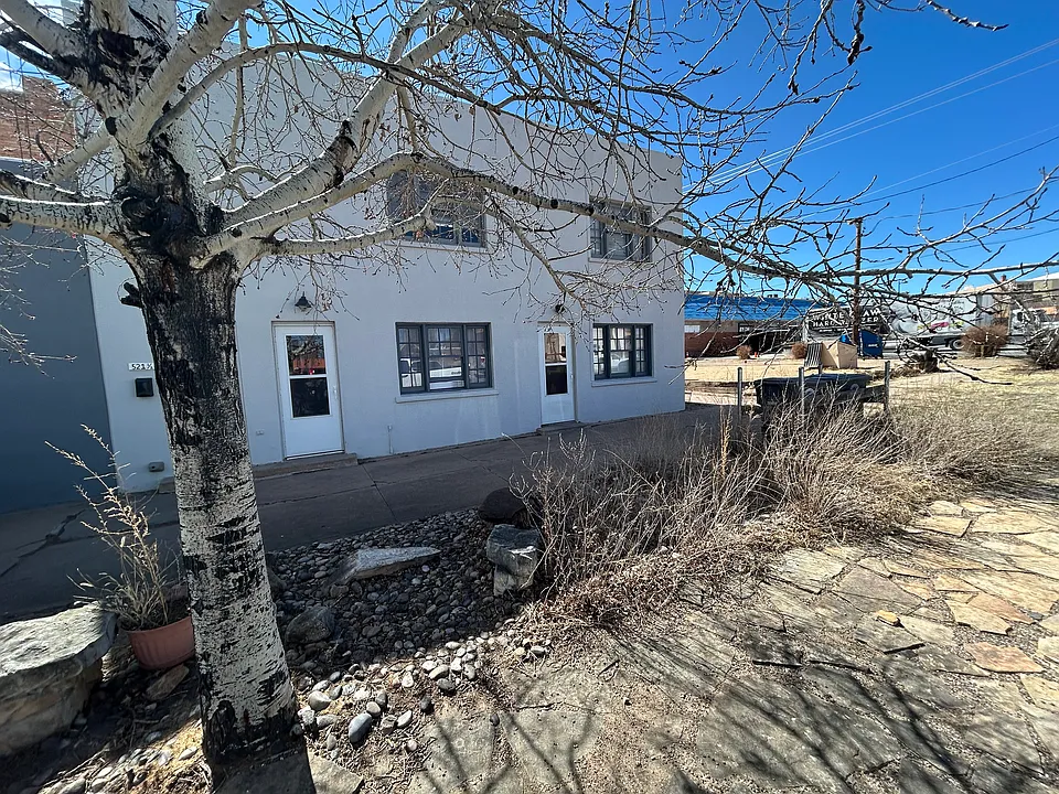 521 E Douglas Ave