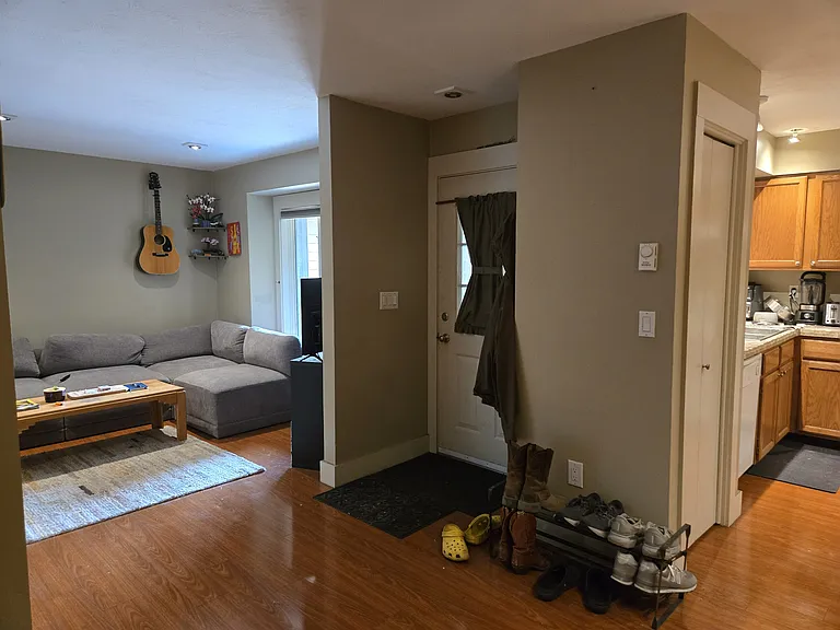1703 W Olive St #19 — Photo 2