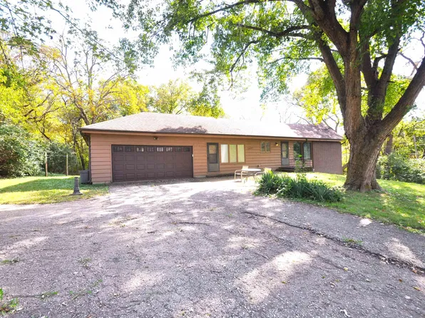 2693 Knoll Dr, Topeka, KS 66617