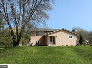 9009 Shannon Ln, Hamel, MN 55340