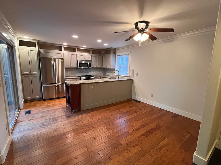 243 S Palatine Hill Rd — Photo 8