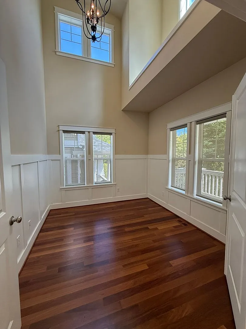 3Bd/2.5Ba Issaquah Home — Photo 4