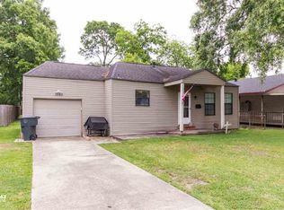 3242 Walnut St, Groves, TX 77619