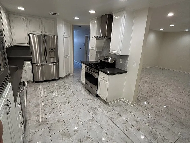 5200 White Oak Ave #36 — Photo 8