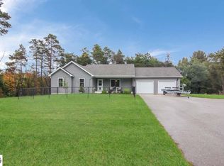 9727 Cushman Ct, Williamsburg, MI 49690