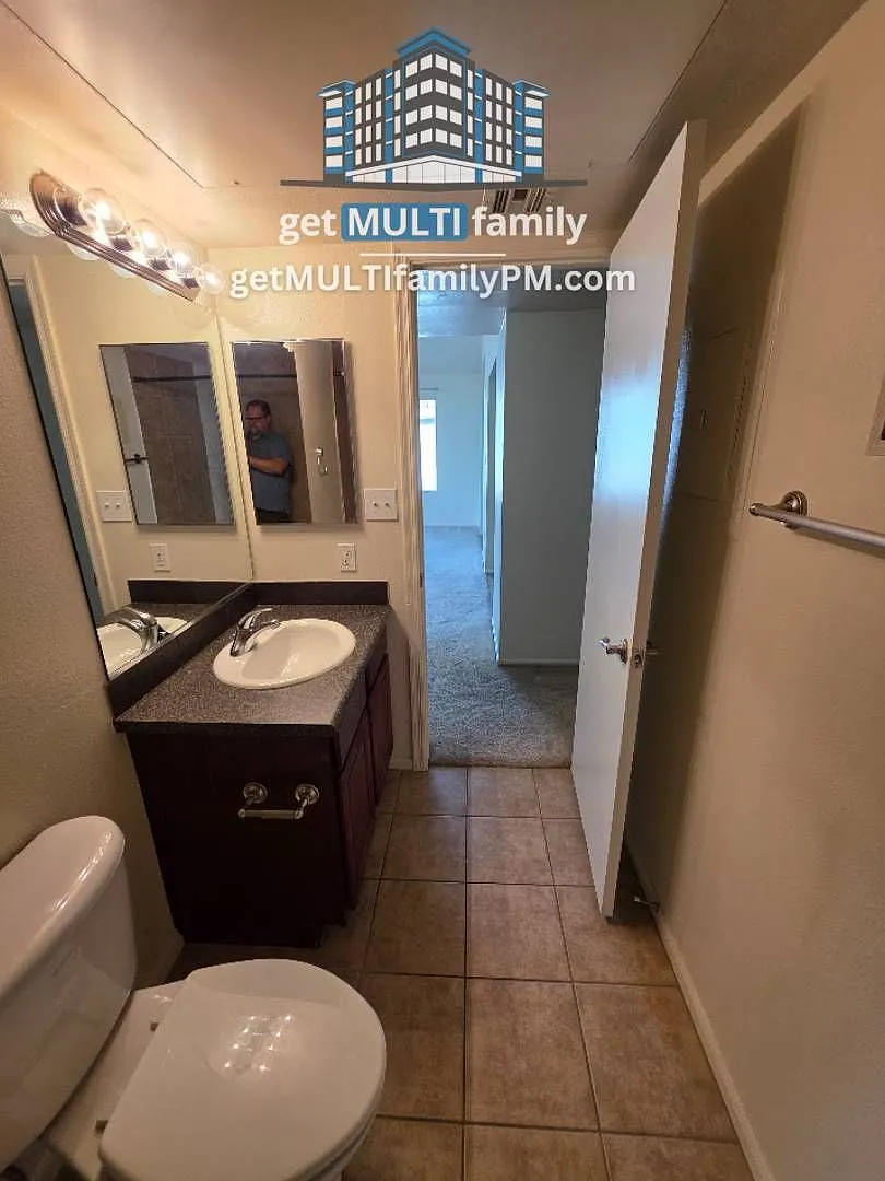 2 bed, 2.0 bath, 1376 sqft, $1,595 — Photo 3
