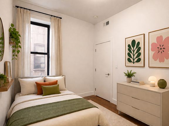 5th image of 285 Cornelia St APT 1r
