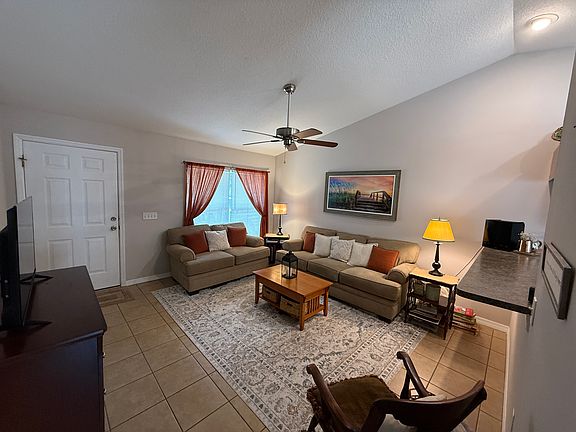 4th image of 4051 Adrian Ave