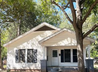 210 W Goliad Ave, Crockett, TX 75835