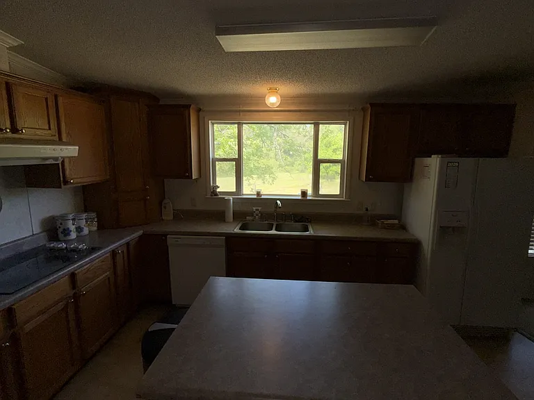 198 County Road 1165 — Photo 12
