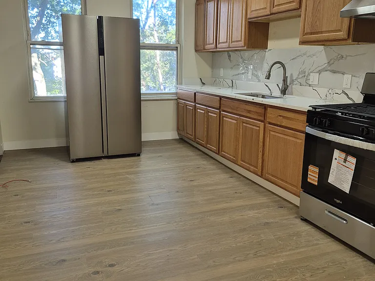 25 Astoria St #1 — Photo 1