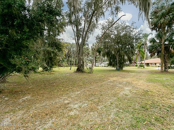 4th image of 306 Moonstone Dr E