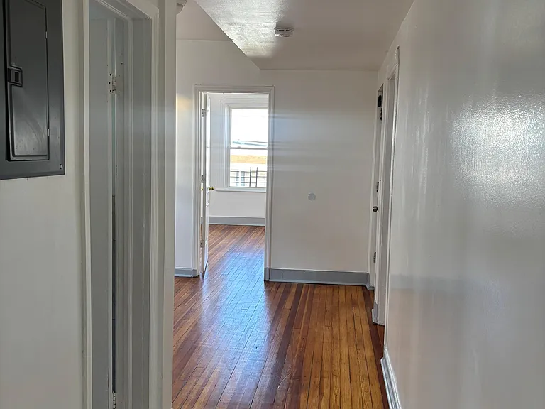 1090 Congress St #2 — Photo 9