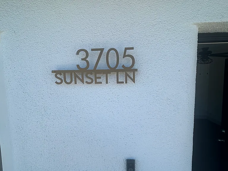 3705 Sunset Ln — Photo 4