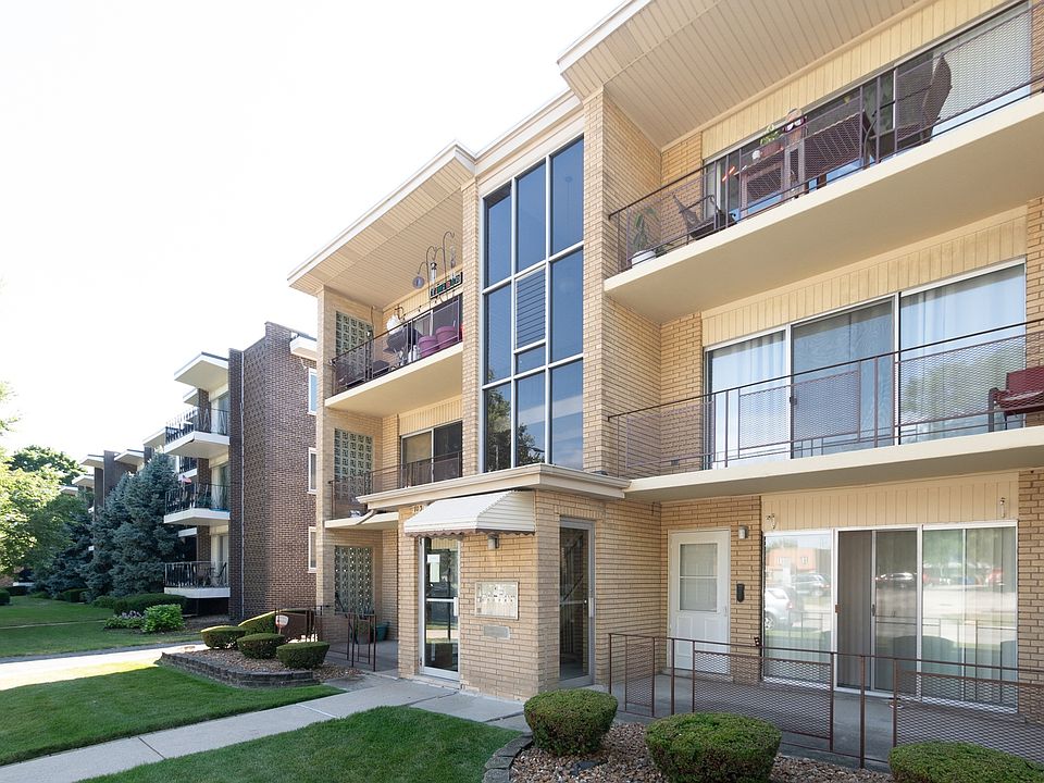 1st image of 10330 S Komensky Ave #3C