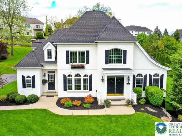 73 Crest Blvd, Easton, PA 18045