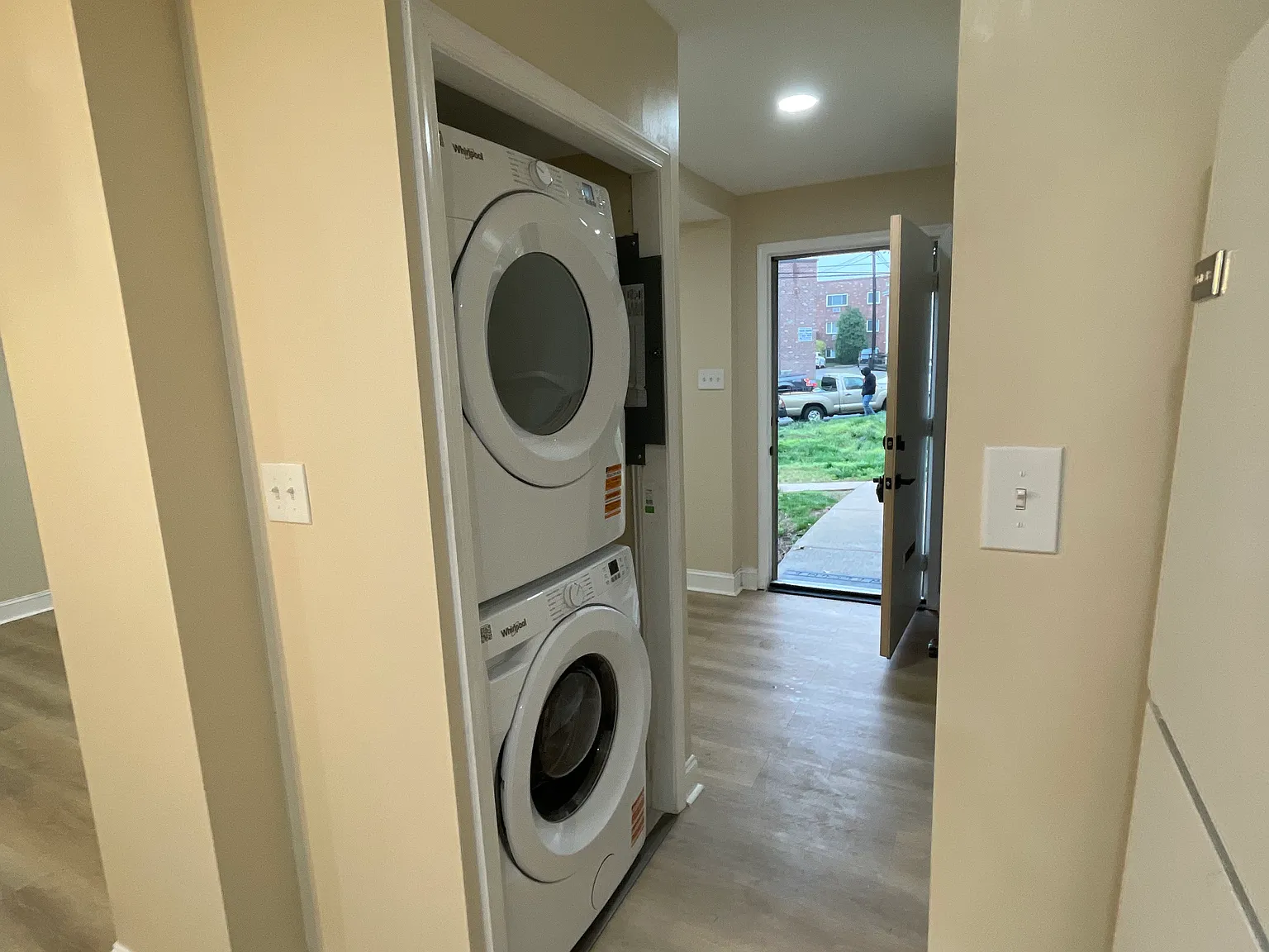 7015 Ridge Ave — Photo 2