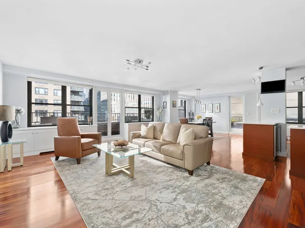 305 East 40th Street image 1 of 16